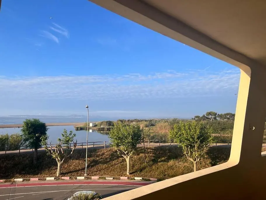 3Apartamento De Tres Habitaciones Empuriabrava Spain